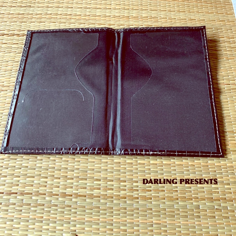 BLACK CROC PASSPORT HOLDER - Picture 4 of 7